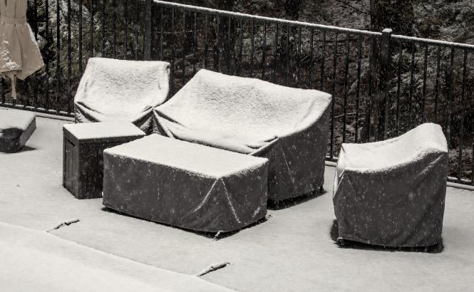Tuinmeubelen opbergen: zo maak je ze herfst- en winterklaar