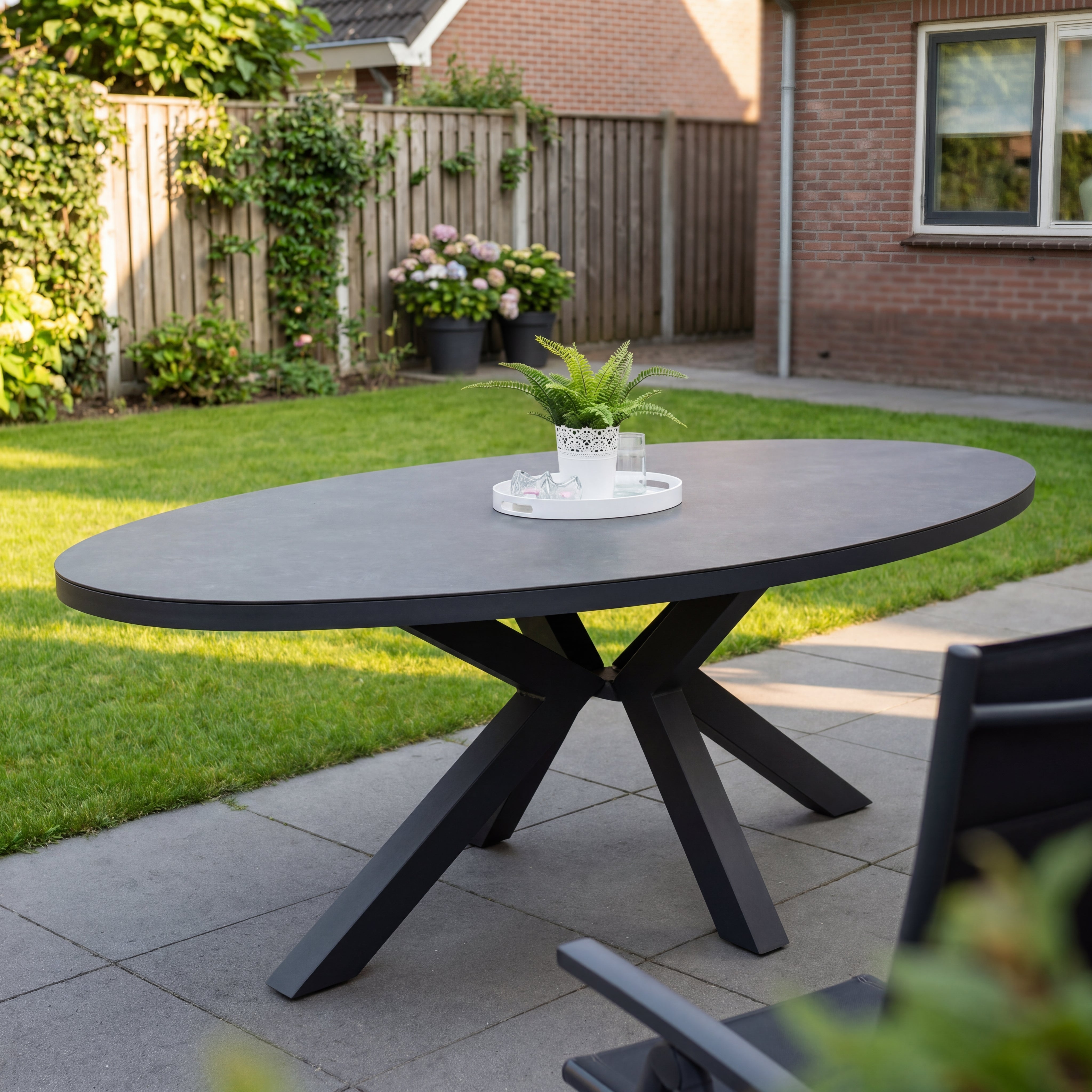 Akron Ovaler Gartentisch 180 cm – Keramikplatte