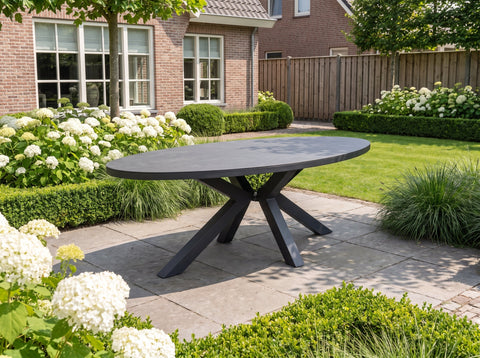 Akron Ovale Tuintafel 220 cm - Keramisch blad in einem stimmungsvollen Garten - Outnest Gartenmöbel