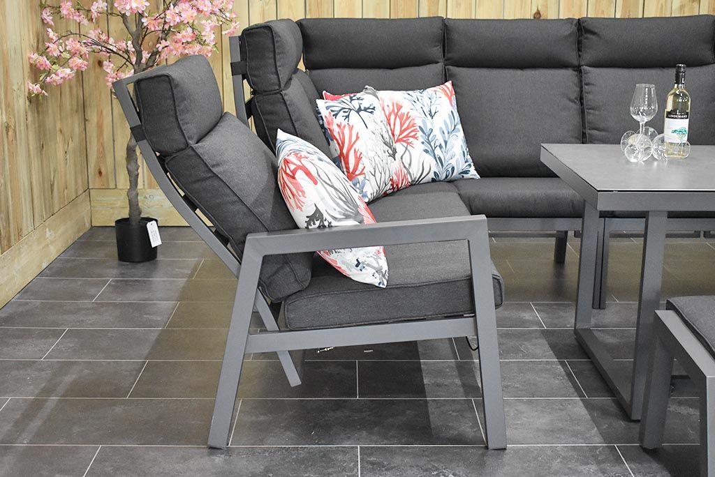 Atletico lounge dining hoekbank Dark Grey - frame detail - Outnest