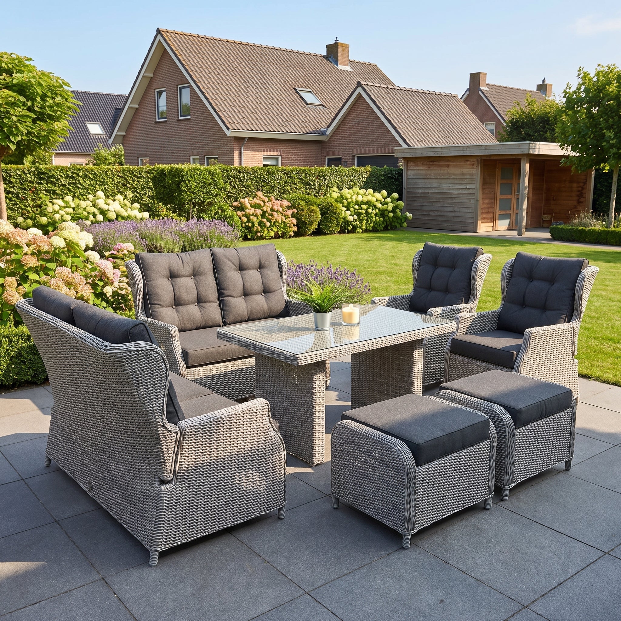 Barcelona Verstelbare Dining Loungeset 2-zits + 2 stoelen - Glas / Light Kobo Grey in einem stimmungsvollen Garten -
