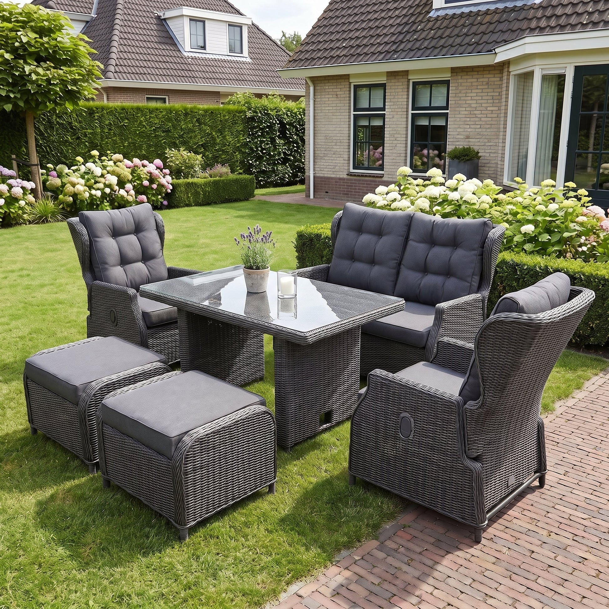Barcelona Verstelbare Dining Loungeset 2-zits + 2 stoelen - Glas / Rock Grey in einem stimmungsvollen Garten - Outnest