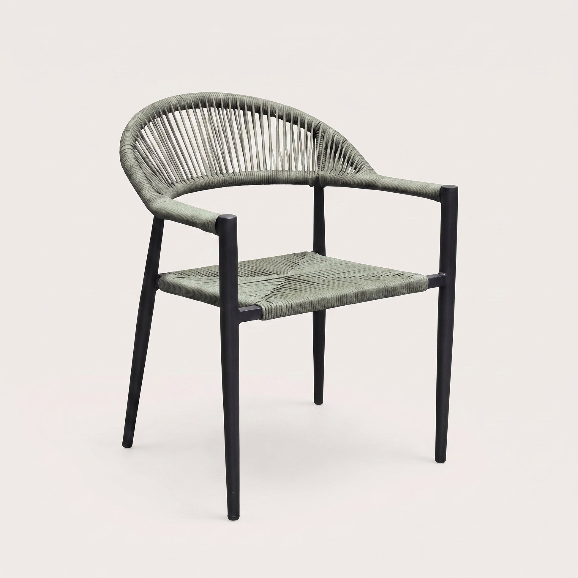 Barge Verstelbare Tuinstoel | Dining, Stapelbaar - Olive Green in einem stimmungsvollen Garten - Outnest Gartenmöbel