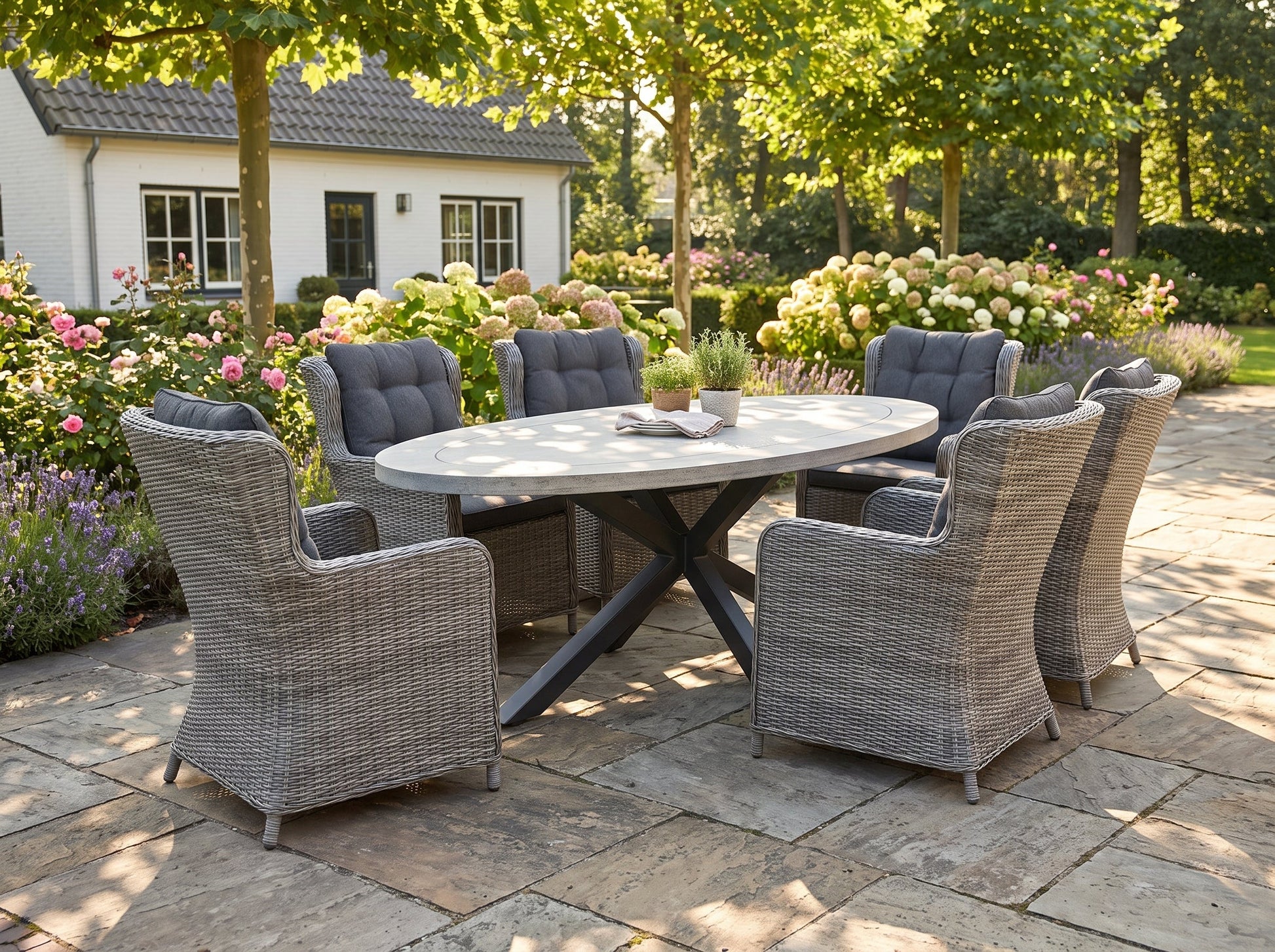 Bixley-Delano Tuinset 6 Personen - Acacia / Natural Grey in einem stimmungsvollen Garten - Outnest Gartenmöbel
