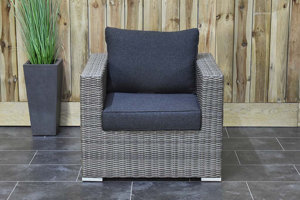 Boston Loungestoel Natural Grey, driekwart aanzicht - Outnest tuinmeubelen