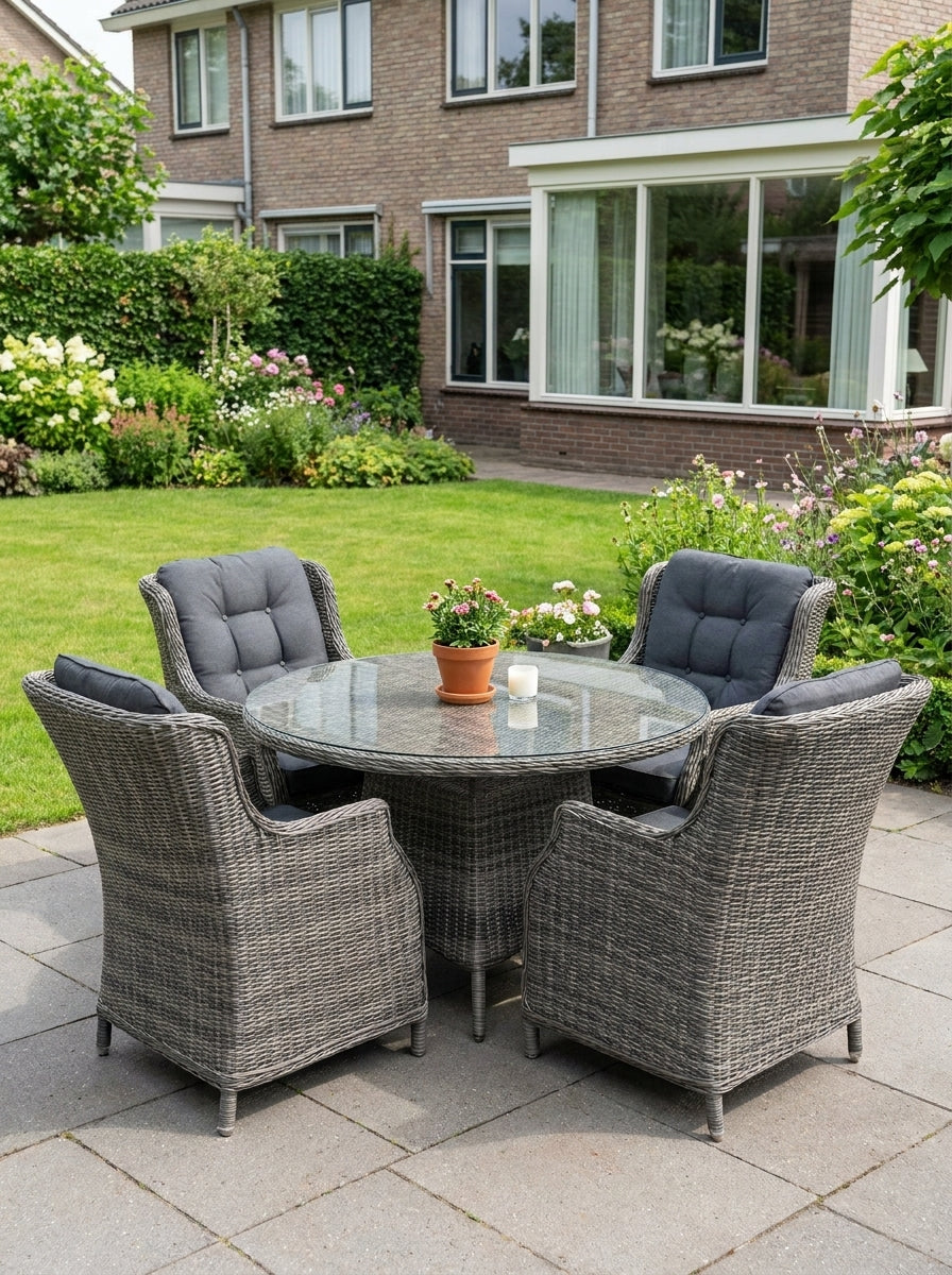 Brasil-Darwin Tuinset 4 Personen - Glas / Kobo Grey in einem stimmungsvollen Garten - Outnest Gartenmöbel