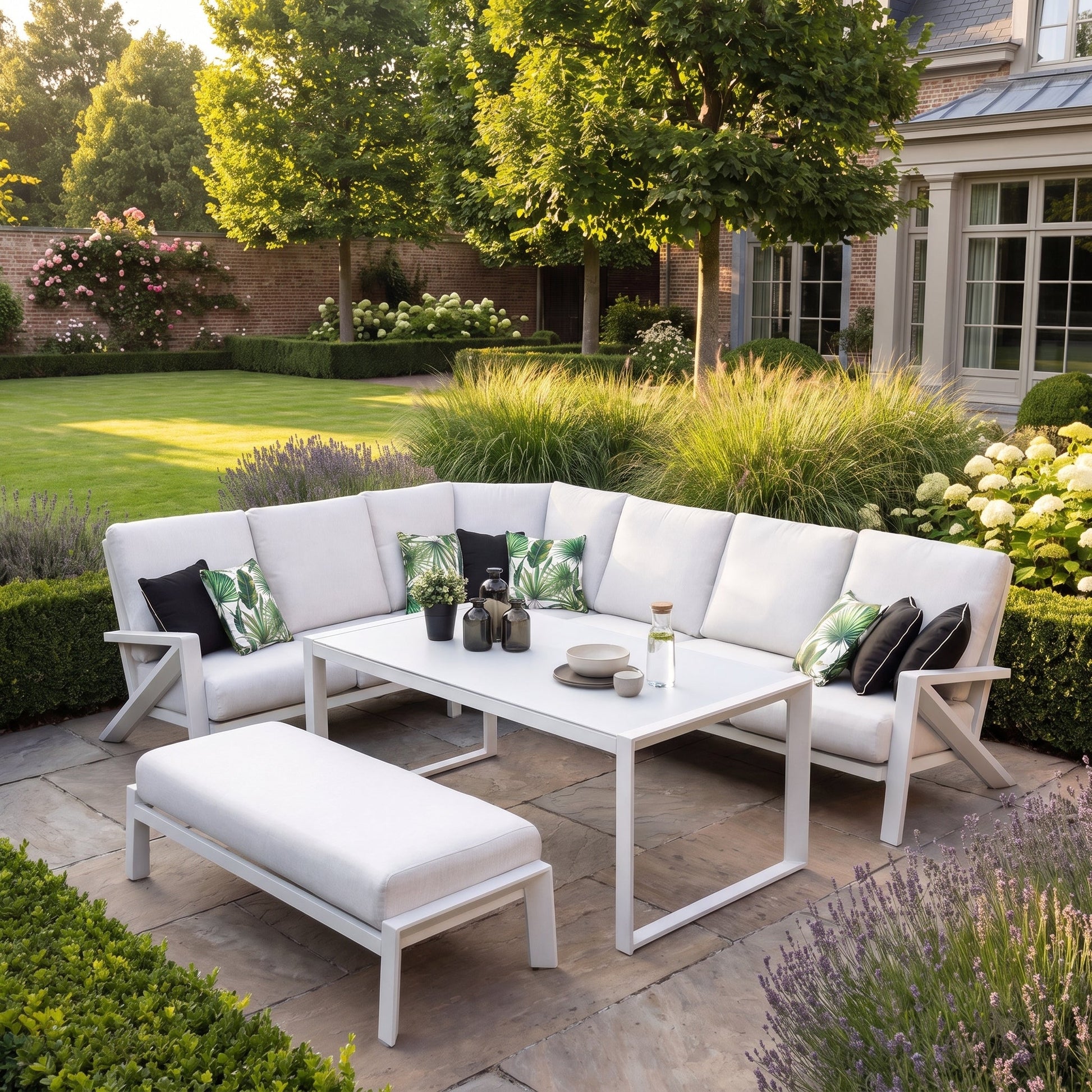 Carini Eck-Loungeset White mit hohem Tisch Studiofoto