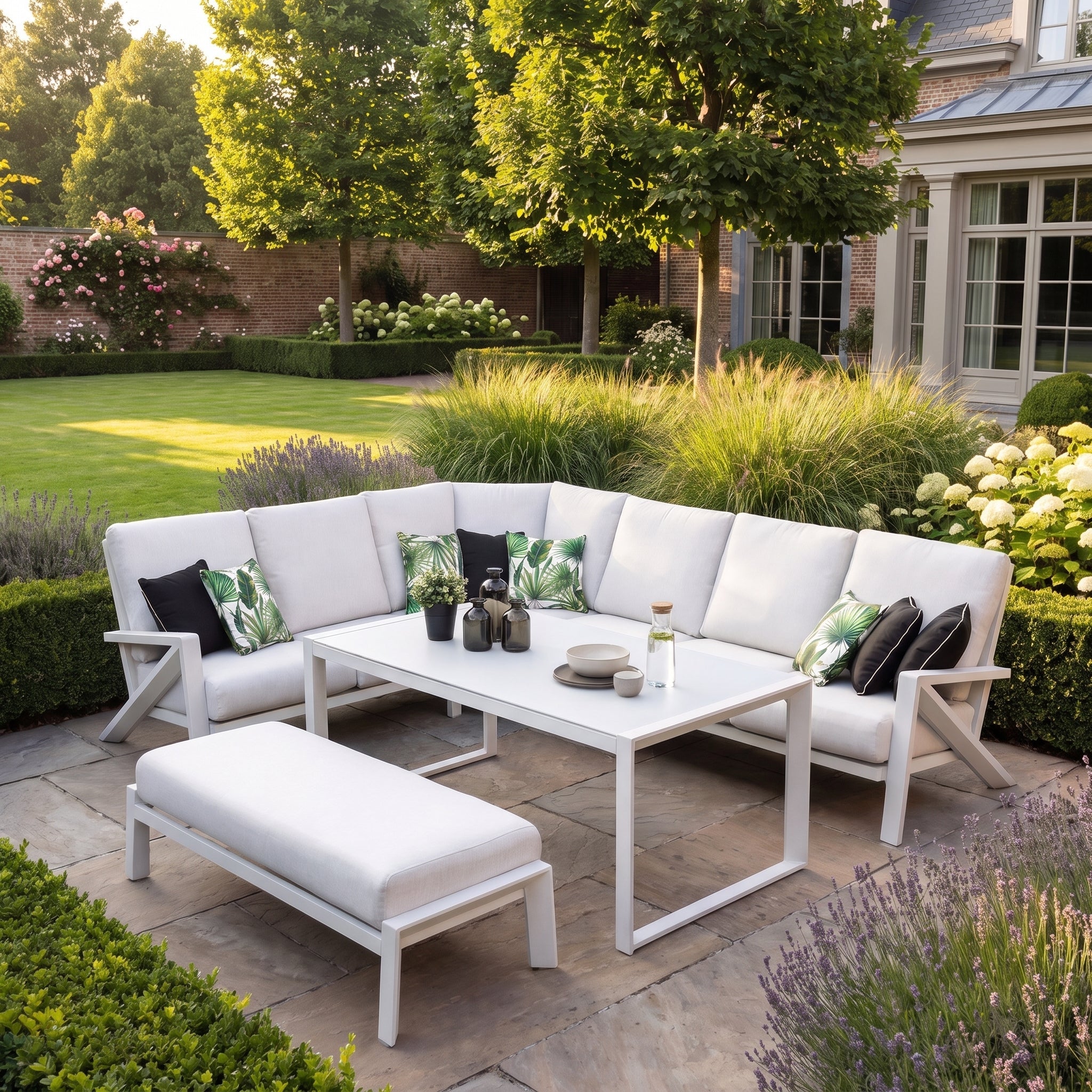 Carini Eck-Loungeset White mit hohem Tisch Studiofoto
