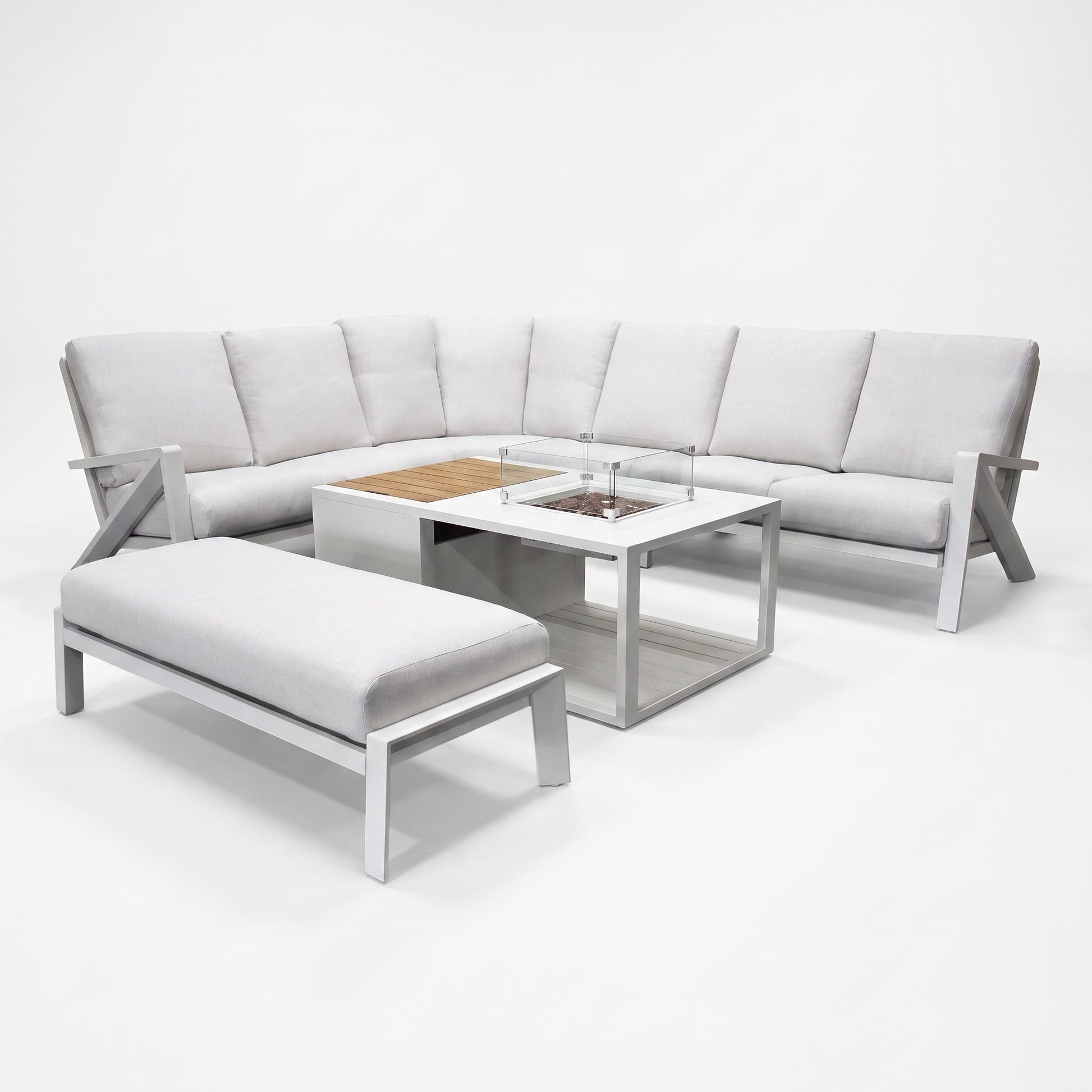 Carini Eck-Loungeset White mit Feuertisch Studiofoto