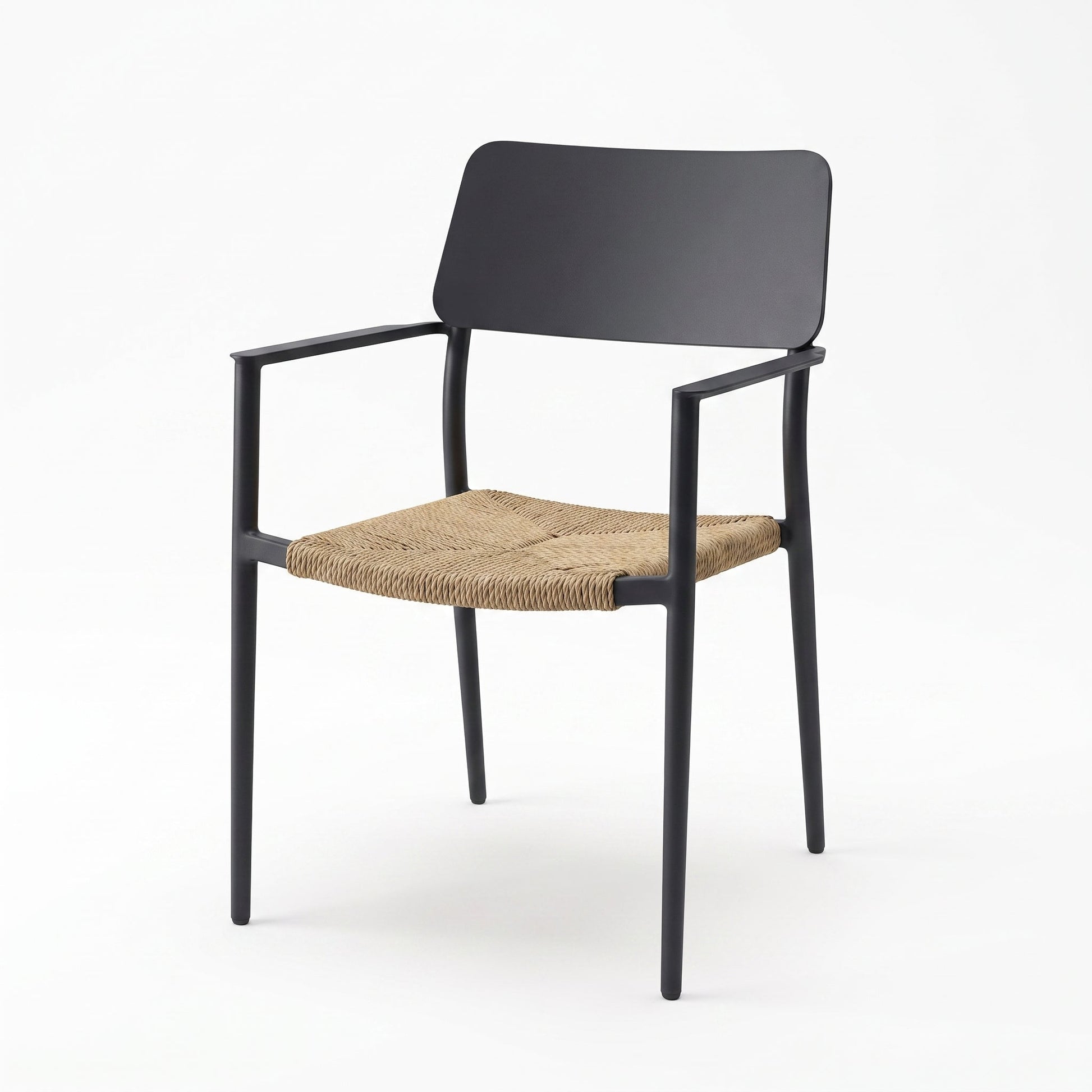 Chester Tuinstoel | Dining - Anthracite in einem stimmungsvollen Garten - Outnest Gartenmöbel