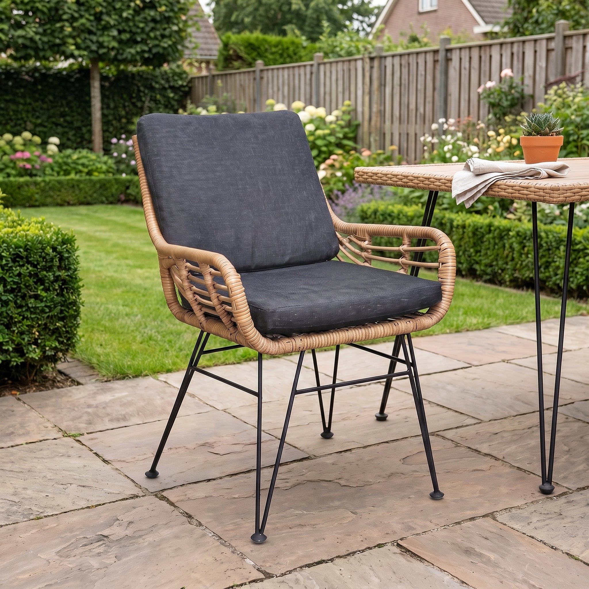 Dover Tuinstoel | Dining in einem stimmungsvollen Garten - Outnest Gartenmöbel
