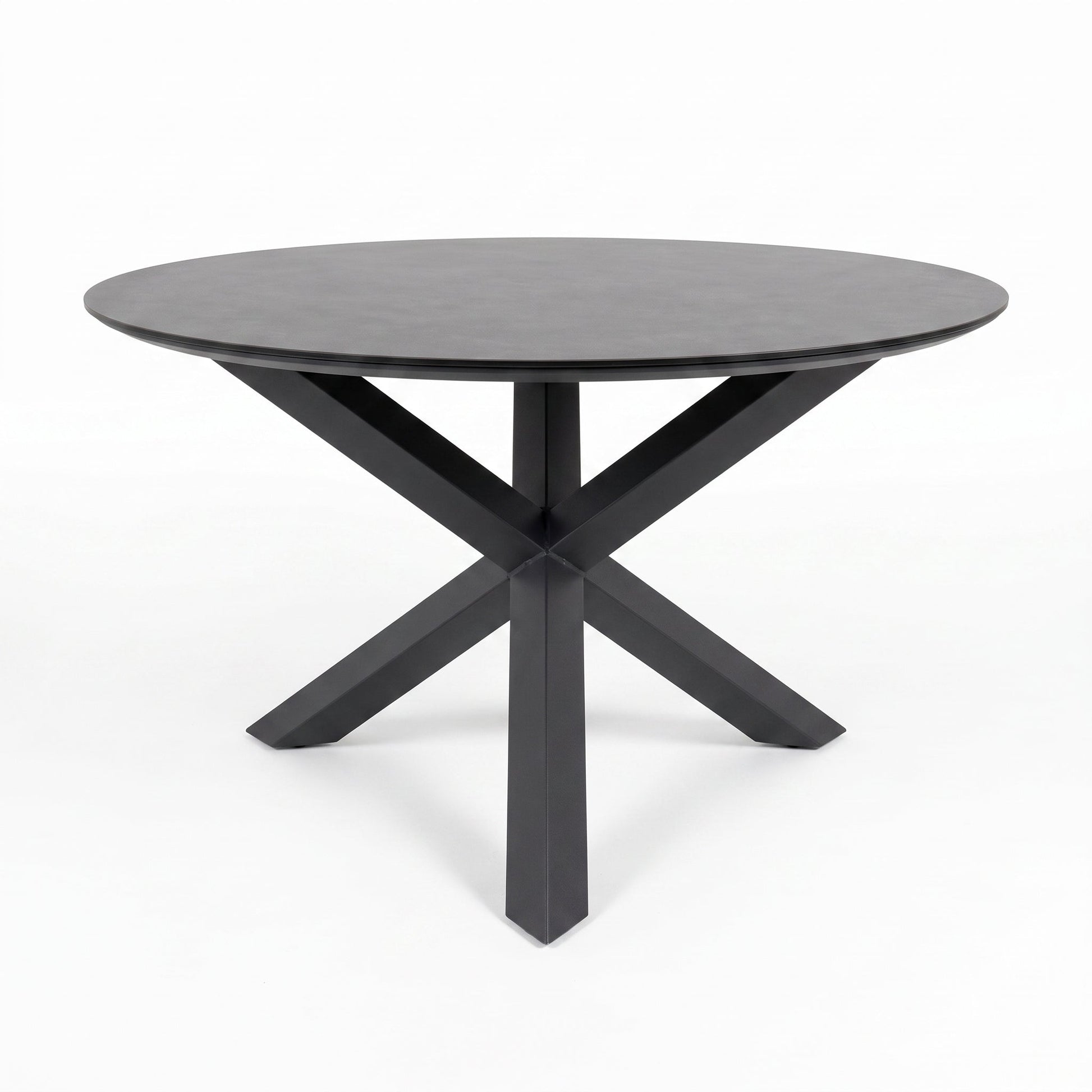 Firenze Ronde Tuintafel 150 cm - Keramisch blad Dark Grey in einem stimmungsvollen Garten - Outnest Gartenmöbel
