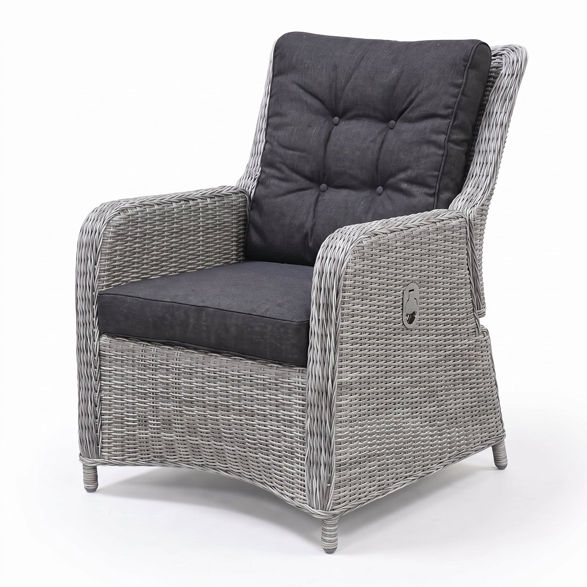 Madrid Verstelbare Tuinstoel | Lounge - Light Kobo Grey in einem stimmungsvollen Garten - Outnest Gartenmöbel