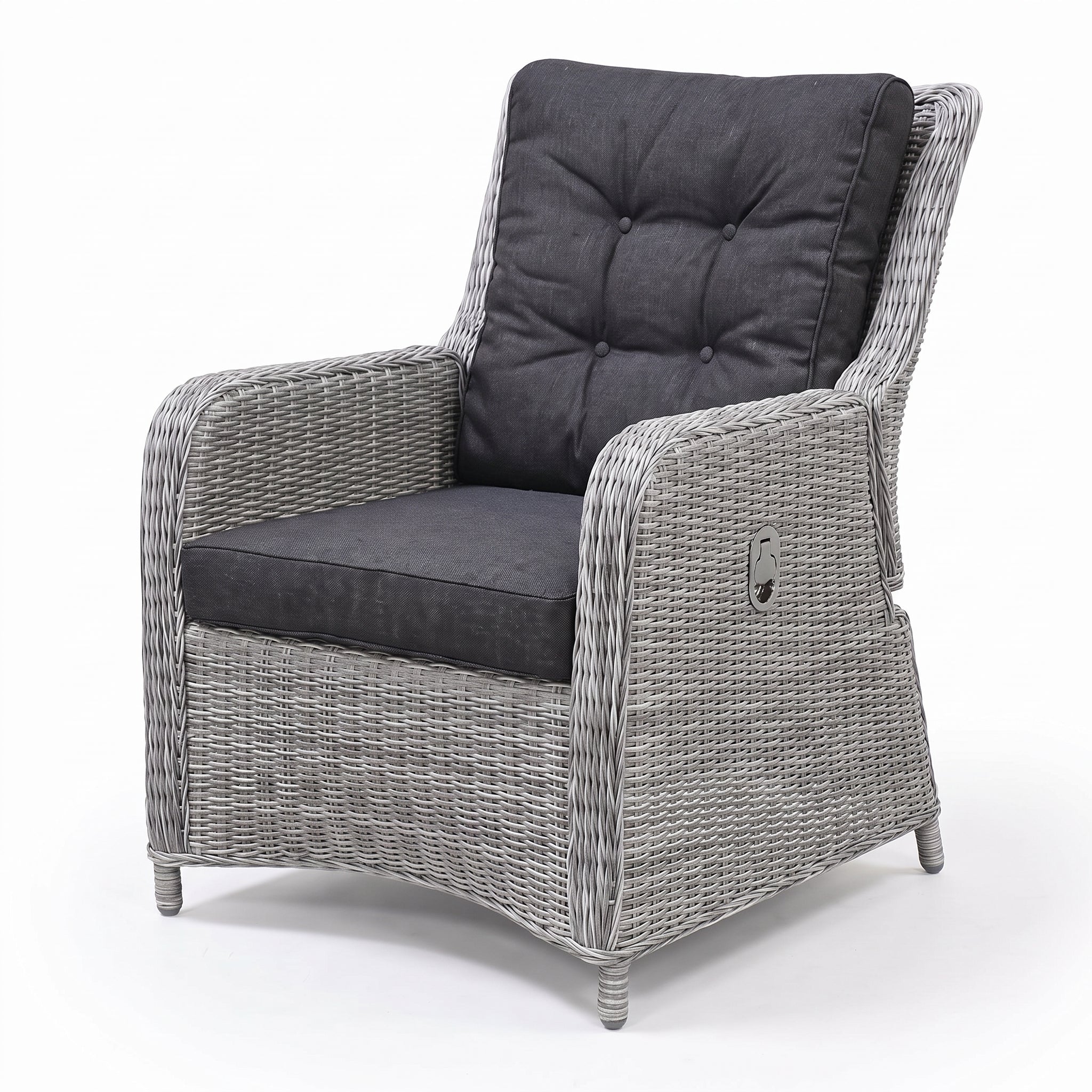 Madrid Verstelbare Tuinstoel | Lounge - Light Kobo Grey in einem stimmungsvollen Garten - Outnest Gartenmöbel