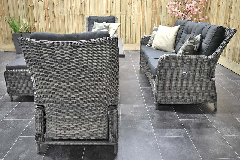 Madrid Verstellbares Loungemöbel für den Essbereich 3-Sitzer + 2 Stühle – Spraystone / Kobo Grey / Feuertisch 150 cm