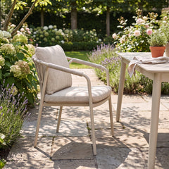 Marc Tuinstoel | Dining - Beige in einem stimmungsvollen Garten - Outnest Gartenmöbel