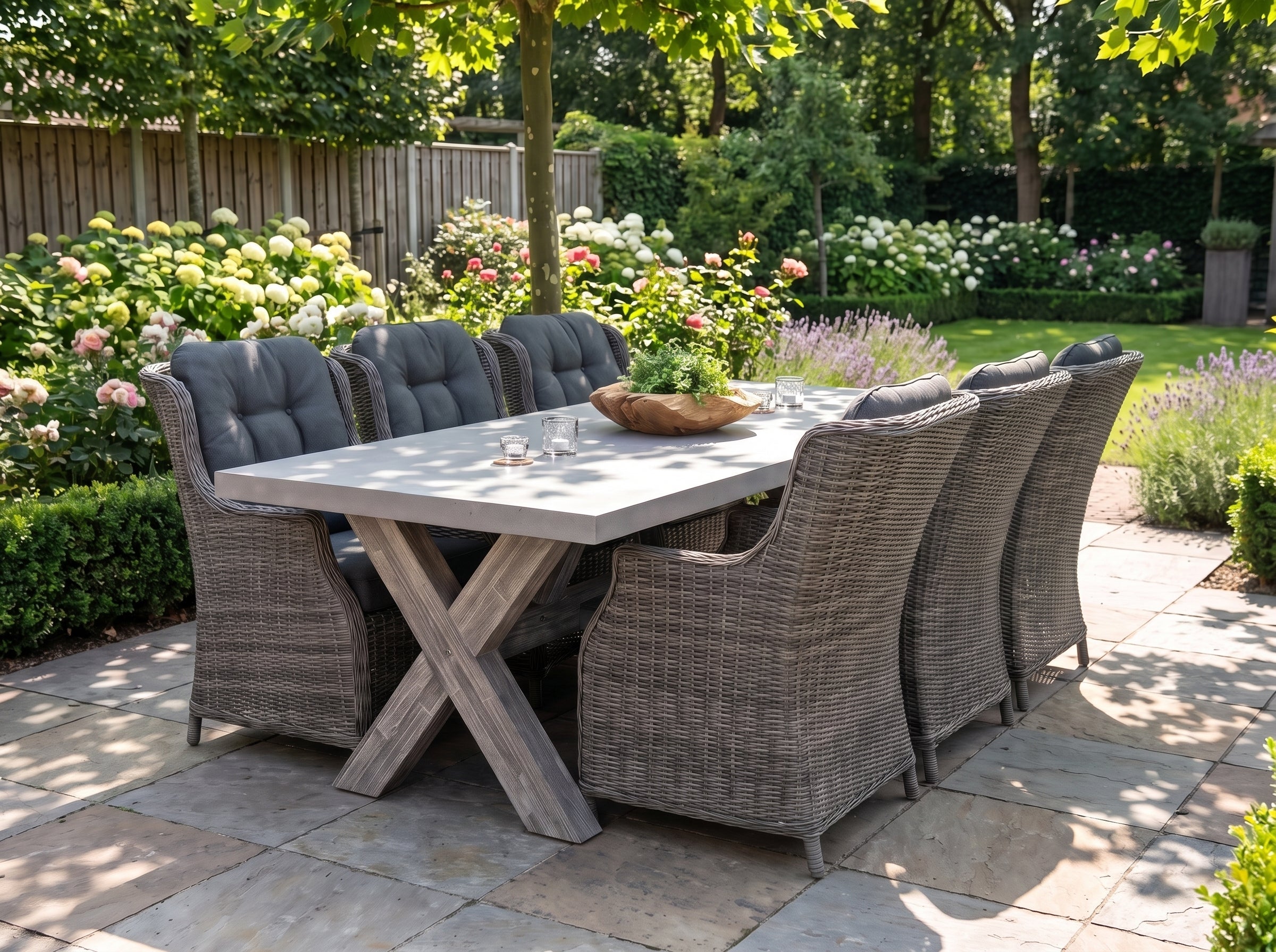 Norwich-Darwin Tuinset 6 Personen - Polystone, Vintage Antique Grey / Kobo Grey in einem stimmungsvollen Garten - Outnest