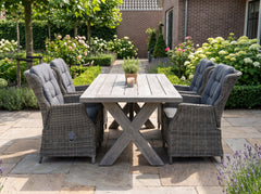 Norwich-Darwin Verstelbare Tuinset 4 Personen - Acacia / Kobo Grey in einem stimmungsvollen Garten - Outnest Gartenmöbel