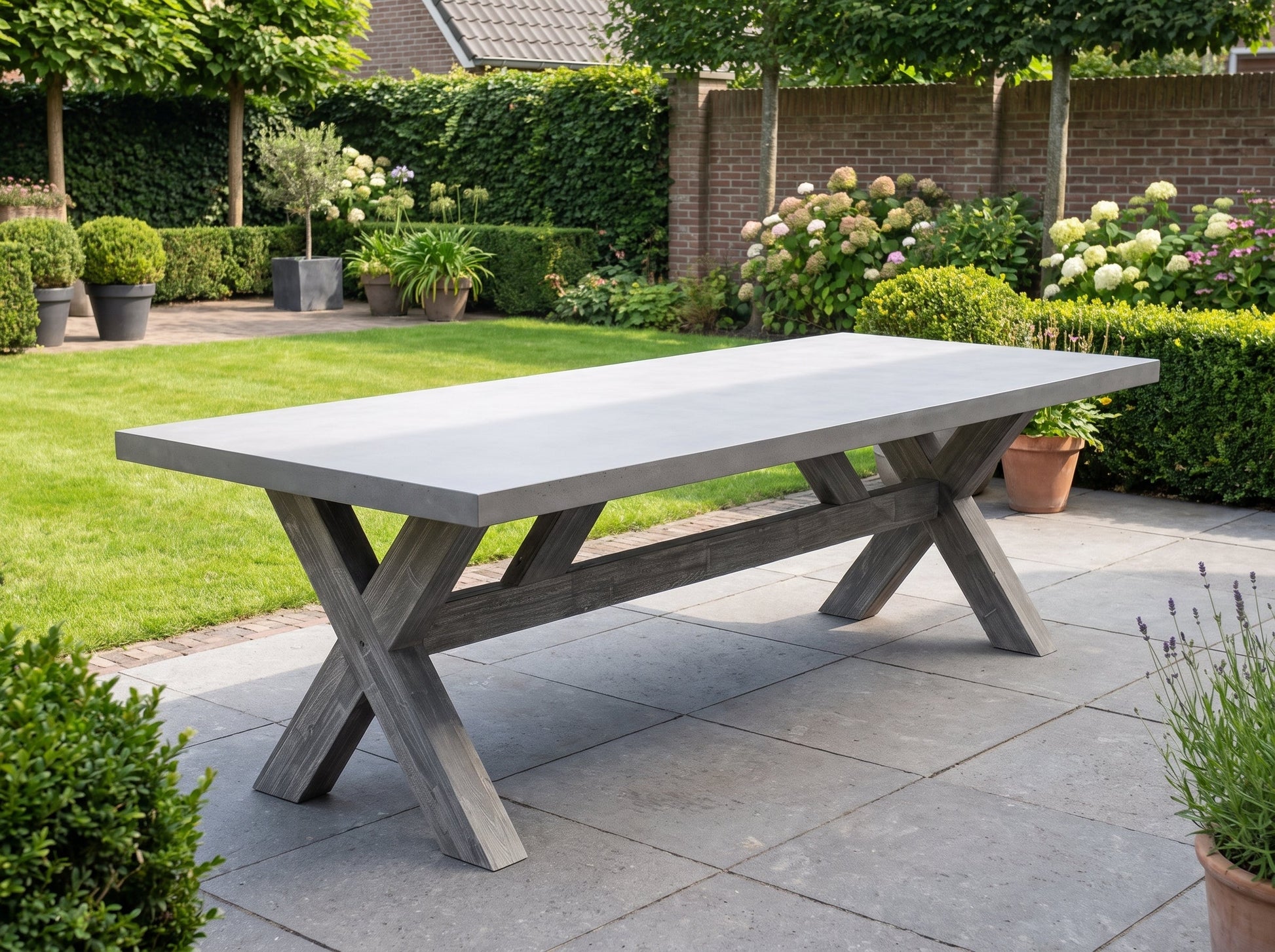 Norwich Rechthoekige Polystone Tuintafel 200 cm - Acacia / Polystone in einem stimmungsvollen Garten - Outnest Gartenmöbel