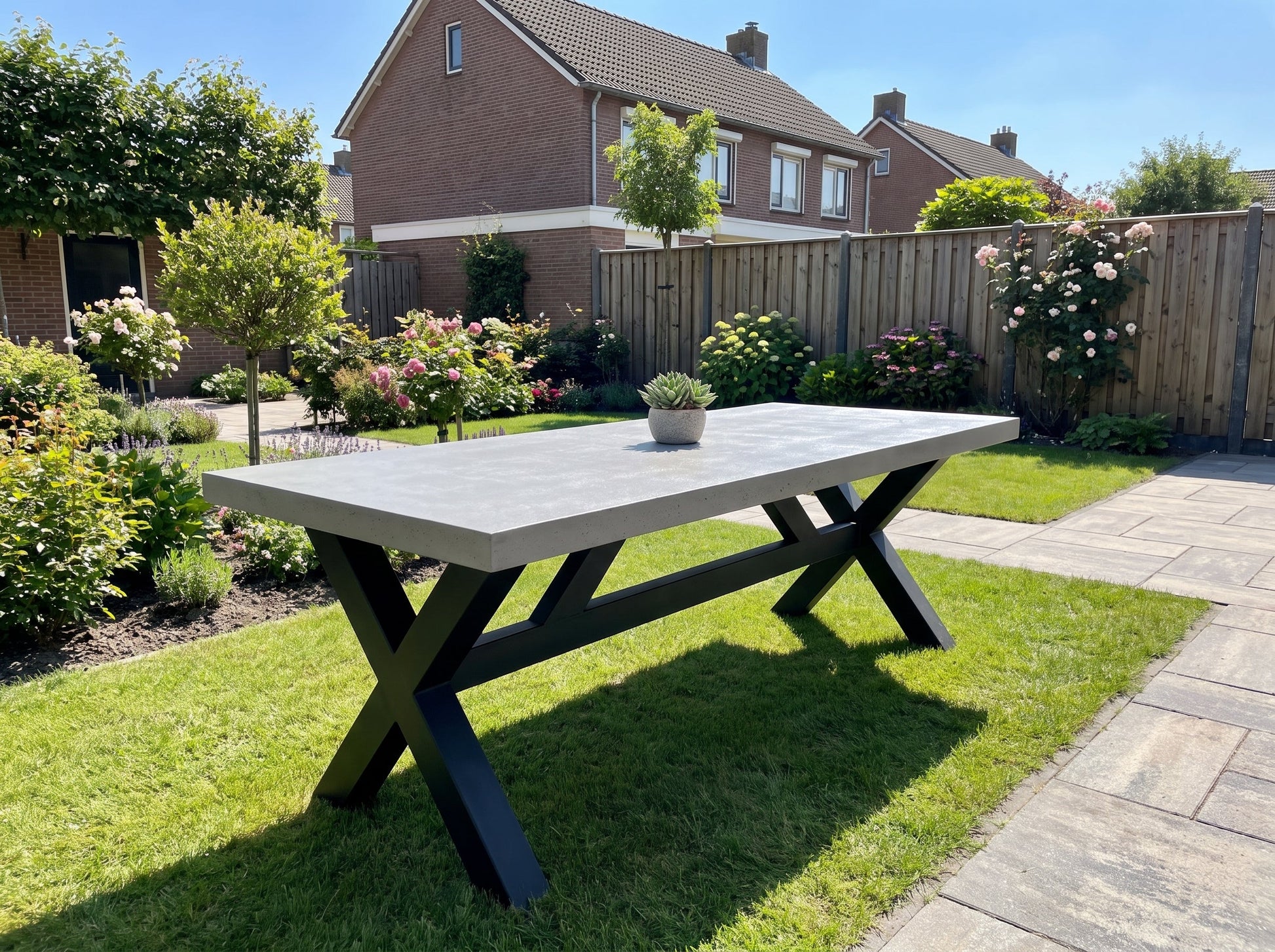 Norwich Rechthoekige Polystone Tuintafel 250 cm - Staal / Polystone in einem stimmungsvollen Garten - Outnest Gartenmöbel