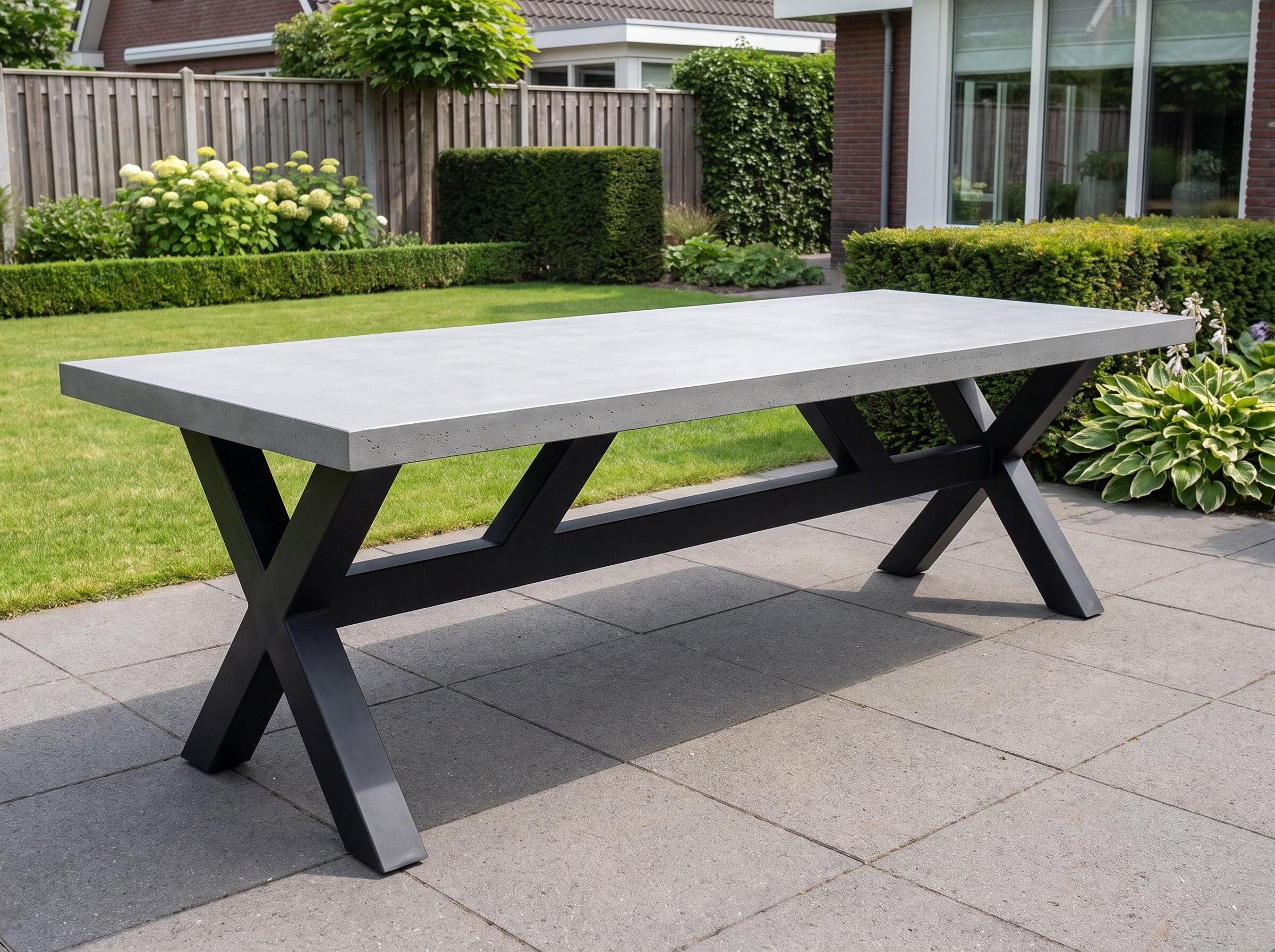 Norwich Rechthoekige Polystone Tuintafel 300 cm - Staal / Polystone in einem stimmungsvollen Garten - Outnest Gartenmöbel