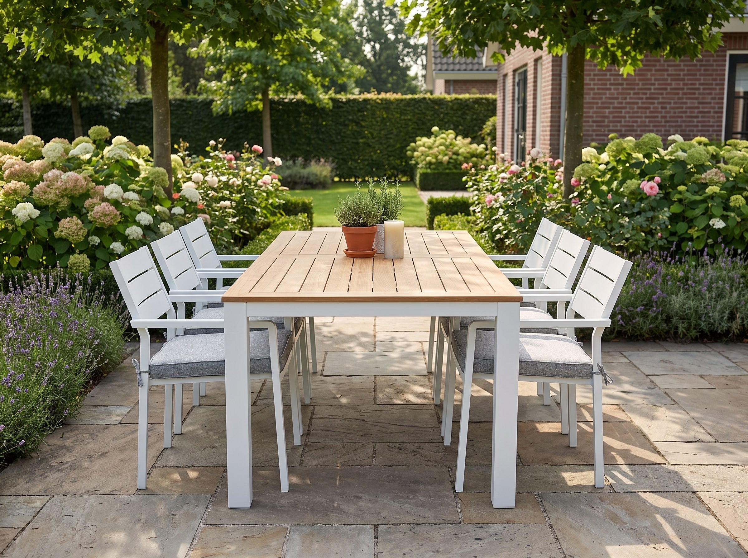 Birmingham-Bolton Tuinset 6 Personen - Dark Grey / White in einem stimmungsvollen Garten - Outnest Gartenmöbel