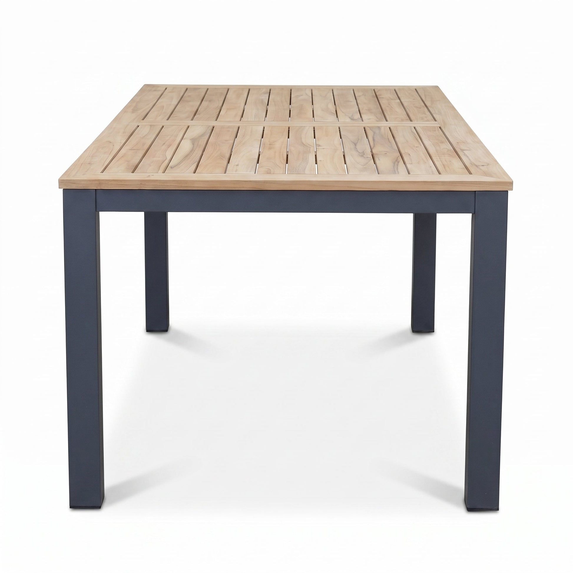 Birmingham Rechthoekige Tuintafel 220 cm - Dark grey in einem stimmungsvollen Garten - Outnest Gartenmöbel
