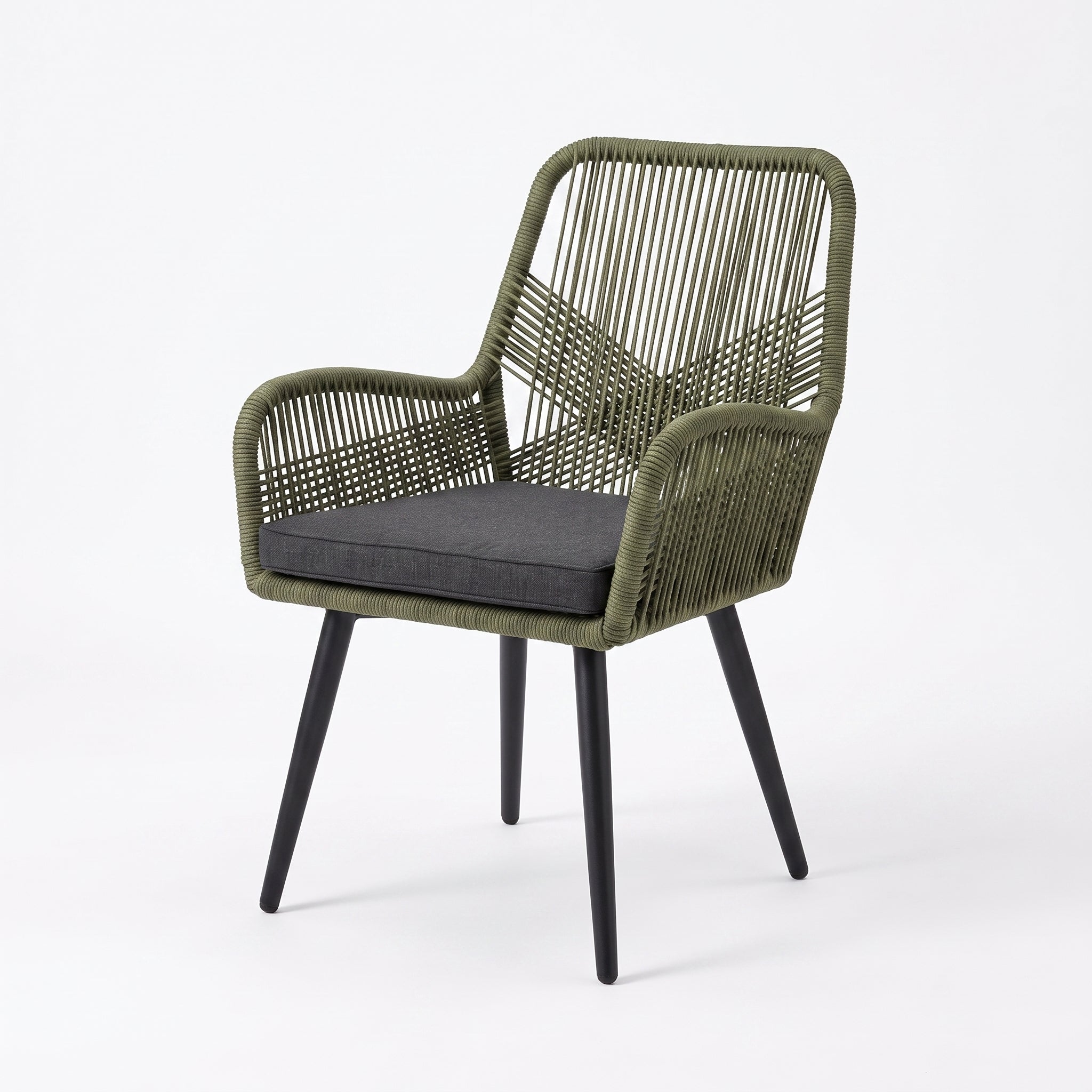 Villenova Tuinstoel | Dining - Olive Green in einem stimmungsvollen Garten - Outnest Gartenmöbel